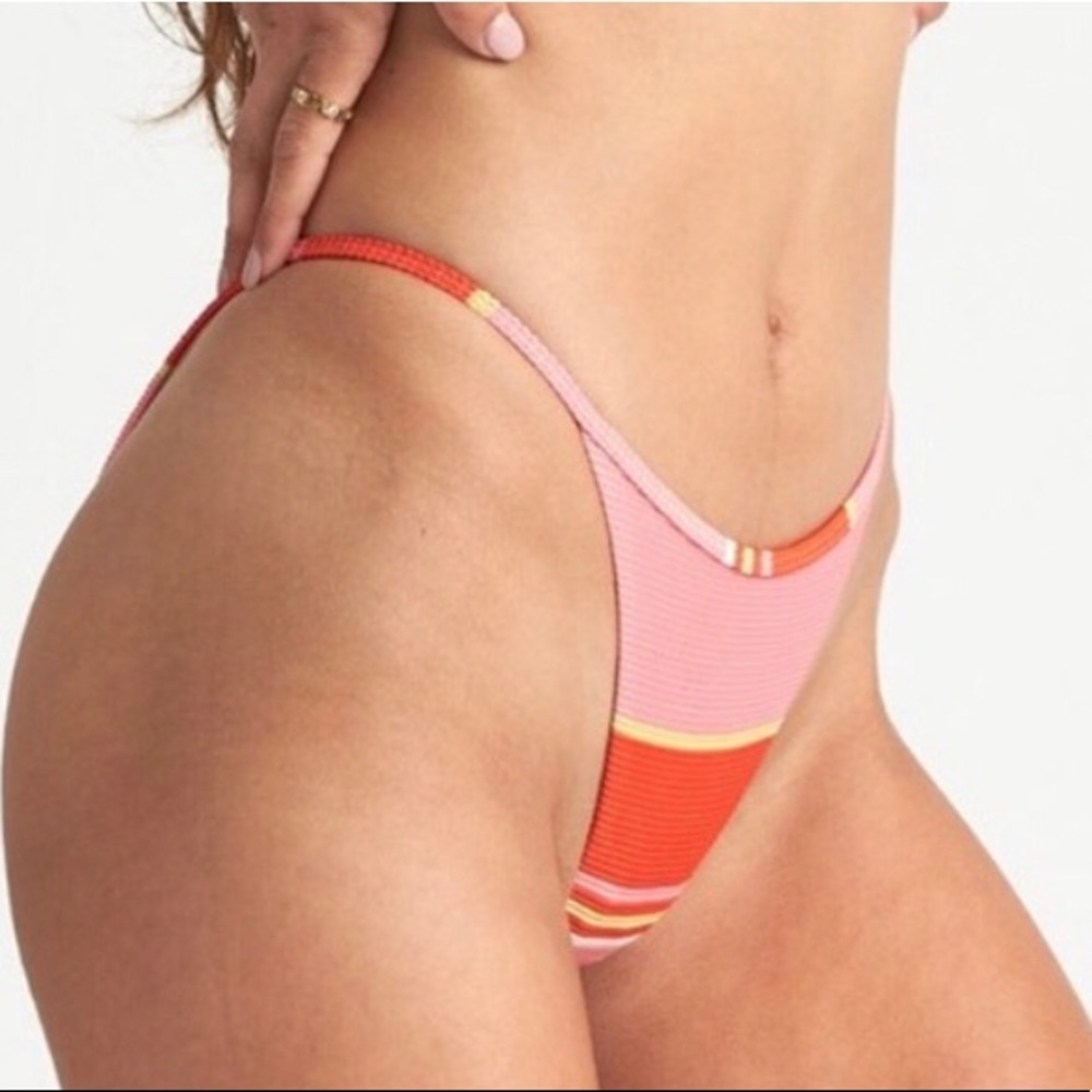 NWT Billabong hike high hip cheeky bikini bottom